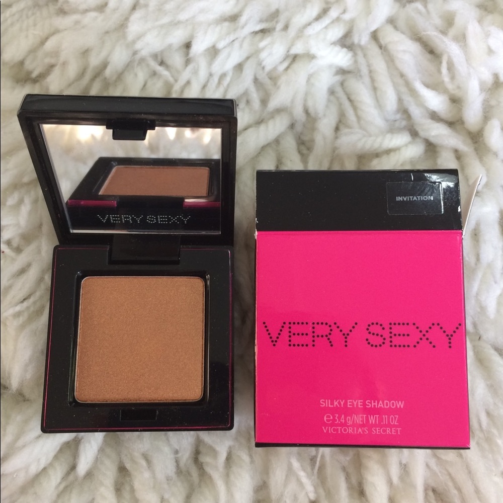 Victoria's Secret Silky Eyeshadow - Picture 16 of 16